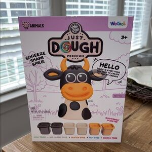 WeCool Just Dough Premium Cow Set
